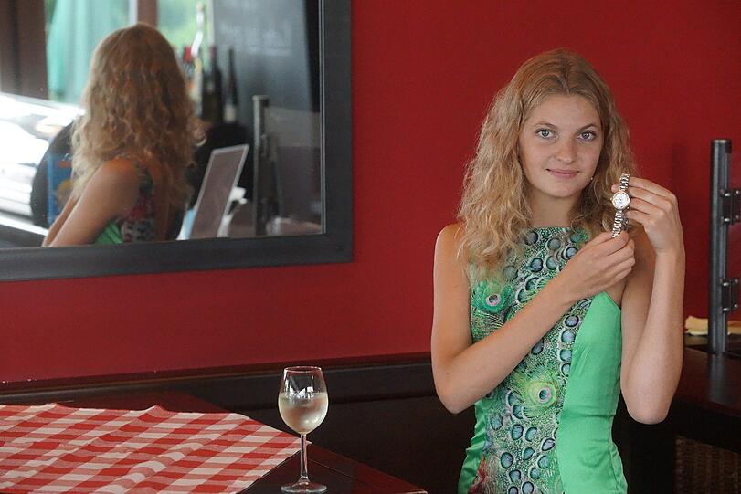 In Zukunft möchte Anja die Stars in New York mit ihrer Mode einkleiden. Beim AZ-Shooting steht sie erst mal selbst im Mittelpunkt.
