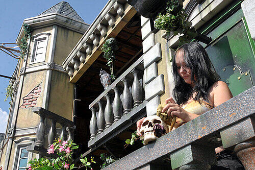 Schaurig-schön: die Etagen-Geisterbahn &bdquo;Haunted Mansion&ldquo;.