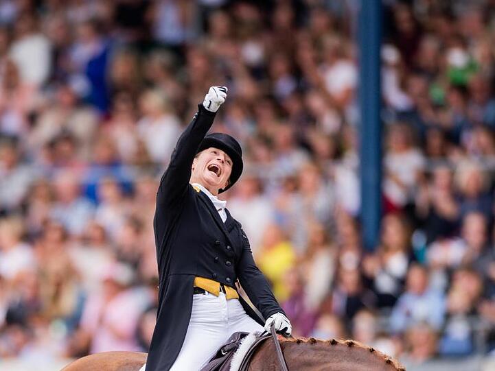 Dressurreiterin Isabell Werth hat mit Bella Rose 2 den Großen Preis von Aachen gewonnen.