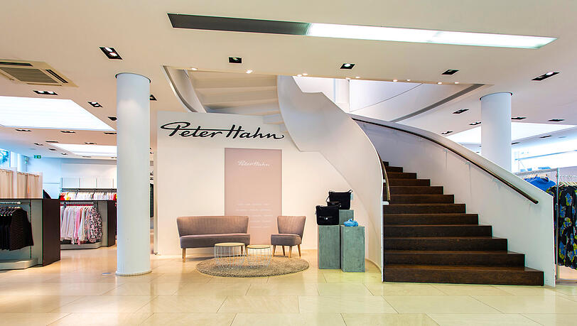 Holen Sie sich die neuesten Trends in der PETER HAHN Filiale in München. Holen Sie sich die neuesten Trends in der PETER HAHN Filiale in München.