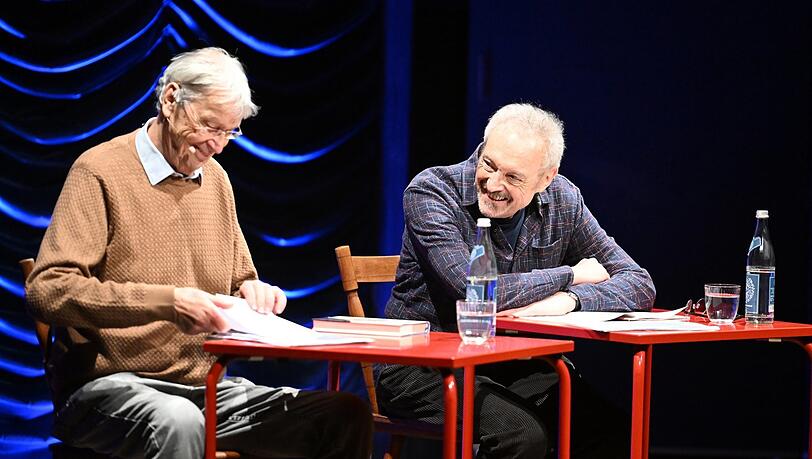 Gerhard Polt (links) und Josef Hader auf der Bühne der Lach & Schieß. Gerhard Polt (links) und Josef Hader auf der Bühne der Lach & Schieß.
