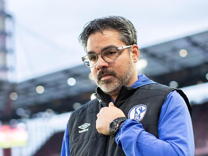 Schalkes Trainer David Wagner vor Spielbeginn. Foto: Marcel Kusch/dpa