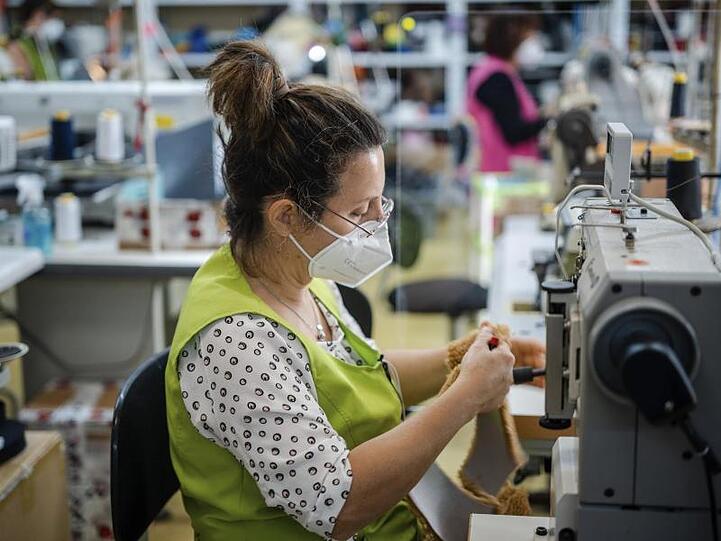 Mit einem neuen Hilfspaket von rund 55 Milliarden Euro will Italiens Regierung der notleidenden Wirtschaft und den Bürgern aus der Corona-Krise helfen.