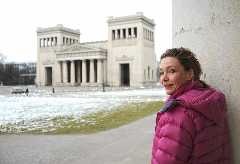 In der Glyptothek wollte Aglaia Szyszkowitz ihre Kinder auf den Griechenland-Urlaub vorbereiten. Doch die meinten nur, das ginge mit einem Gyros besser.