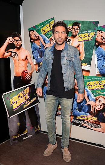 Vor allem junge Mädchen stellten sich stundelang an, um ein Foto mit ihrem Schwarm Elyas zu bekommen.