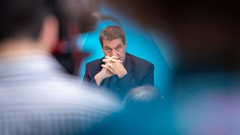 Bayerns Ministerpräsident Markus Söder (CSU) bei der Pressekonferenz nach dem Spitzentreffen zur Wohnungspolitik in der Staatskanzlei.