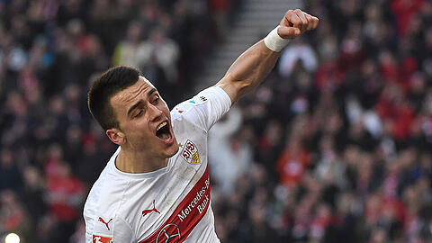 Filip Kostic erhält für eine Ablöse von rund 14 Millionen Euro plus Bonuszahlungen die Freigabe des VfB Stuttgart und wird zum teuersten Neuzugang der HSV-Geschichte.