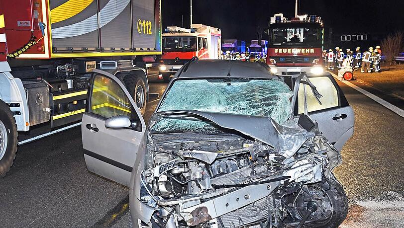 Bei dem Unfall auf der A99 ist in der Nacht auf Samstag ein 23-Jähriger ums Leben gekommen. Bei dem Unfall auf der A99 ist in der Nacht auf Samstag ein 23-Jähriger ums Leben gekommen.