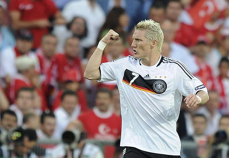 25. Juni 2008: Bastian Schweinsteiger bejubelt seinen 1:1-Ausgleich im EM-Halbfinale gegen die Türkei.