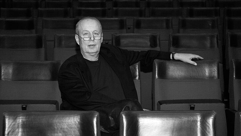 Stefan Soltesz war ein österreichischer Dirigent ungarischer Herkunft. Er dirigierte regelmäßig an den großen Opernhäusern Deutschlands und Europas.