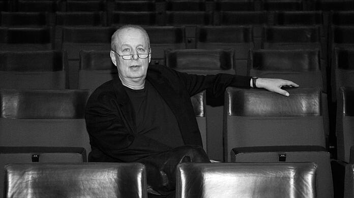 Stefan Soltesz war ein österreichischer Dirigent ungarischer Herkunft. Er dirigierte regelmäßig an den großen Opernhäusern Deutschlands und Europas.