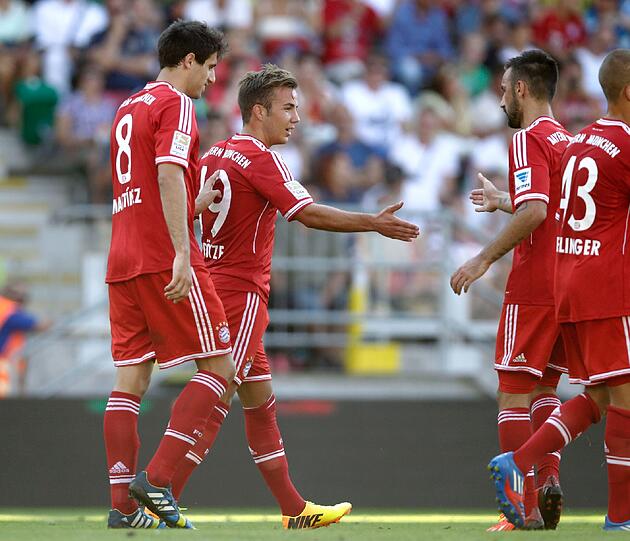 Javi Martinez (l), Mario Götze, Diego Contento, Derflinger.