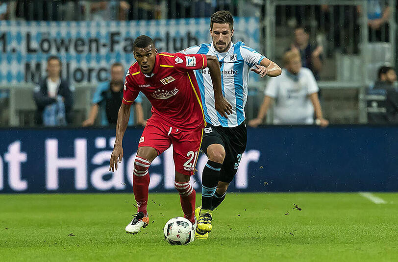 MILOS DEGENEK, NOTE 5: Verschuldet das 1:2 mit einem schlampigen Rückpass. Ein Kämpfer vor dem Herrn. Aber: Der Australier hat fußballerische Defizite.