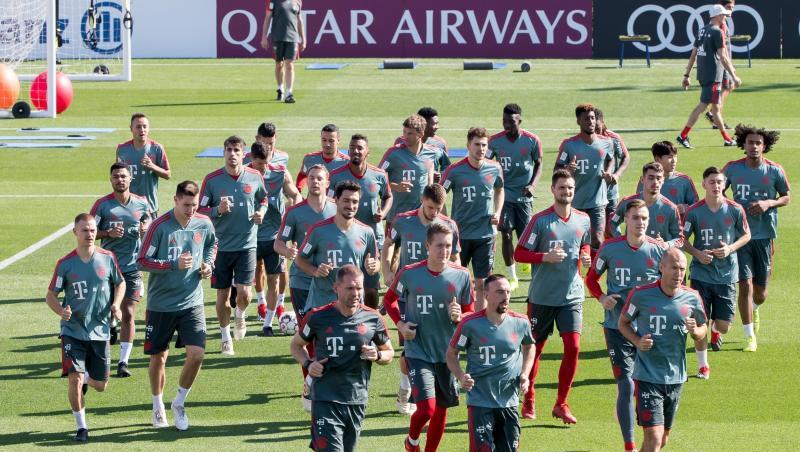 Die Bayern-Spieler beim Training in Doha. Die Bayern-Spieler beim Training in Doha.