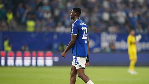 Der Schalker Ibrahima Cissé wurde rassistisch beleidigt.