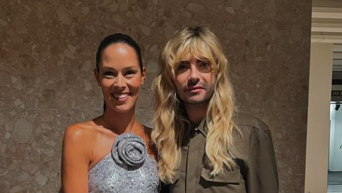 Freudiges Zusammentreffen: Ana Ivanovic strahlt an der Seite von Bill Kaulitz auf einem Event von "Vogue Germany" in Berlin.