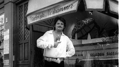 Selbstbewusst - und selbst sehr stilsicher: Modemacher Rudolph Moshammer mit 34 Jahren 1975.