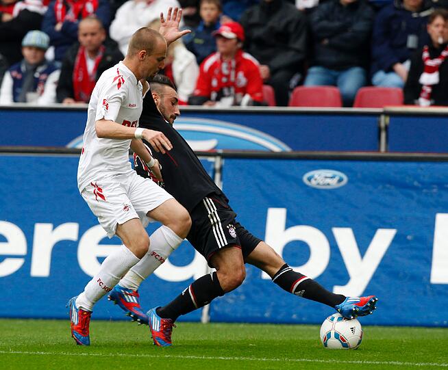Diego Contento im Kampf um den Ball.