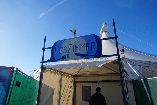 Das Esszimmer kehrt in diesem Jahr zurück. Das Esszimmer kehrt in diesem Jahr zurück.