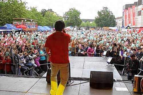 Die Fürther Freiheit ist am Freitag nichts für Feiglinge: Beim &bdquo;Gnadenlos Grand Prix&ldquo; kommen nur die Guten weiter &ndash; die anderen werden hemmungslos ausgepfiffen.