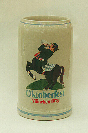 Der offizielle Wiesn-Krug von 1979.