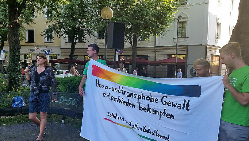 Flagge zeigen: Das Bild stammt aus dem letzten Jahr, als Marcel Rohrlack von den Jungen Grünen Opfer eines gewalttätigen Angriffs geworden ist. Flagge zeigen: Das Bild stammt aus dem letzten Jahr, als Marcel Rohrlack von den Jungen Grünen Opfer eines gewalttätigen Angriffs geworden ist.