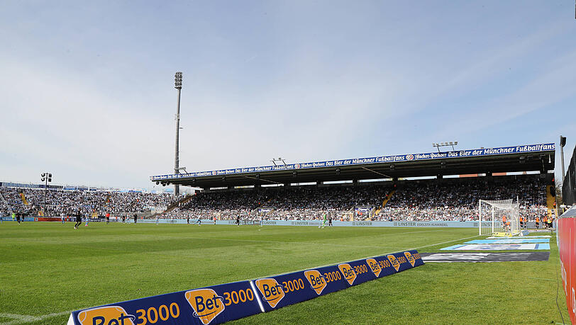 Teures Vergnügen: Das Fanprojekt Preußen Münster echauffiert sich über die Eintrittspreise im Grünwalder Stadion. Teures Vergnügen: Das Fanprojekt Preußen Münster echauffiert sich über die Eintrittspreise im Grünwalder Stadion.
