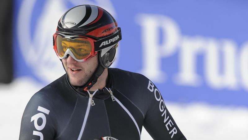 Stephan Keppler blickt nach dem Training in Beaver Creek auf die Anzeigetafel. Stephan Keppler blickt nach dem Training in Beaver Creek auf die Anzeigetafel.