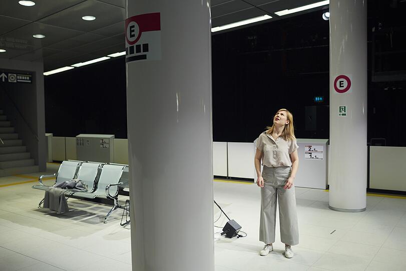 Anna Drexler in der U-Bahn von Tokio.