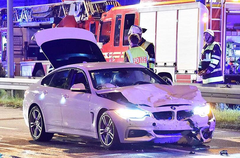 Schwerer Verkehrsunfall am Freitagabend in Laim - die Bilder.