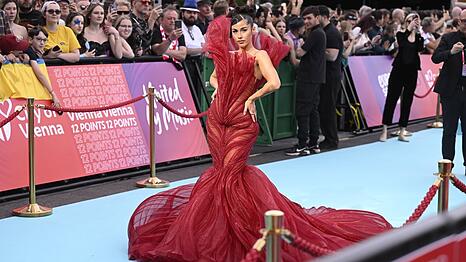 Sarah Engels war am Sonntagabend der Hingucker auf dem T&uuml;rkisen Teppich in Wien.