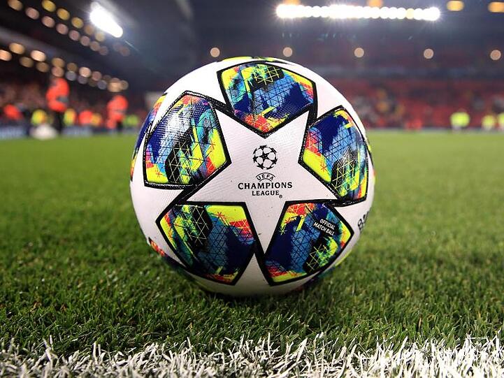 In der zweiten Hälfte des Jahres 2020 wird auch in der Champions League viel der Ball rollen.