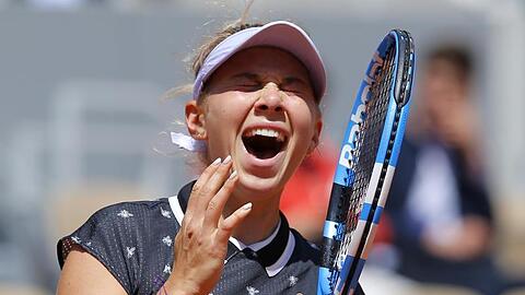 US-Teenagerin Amanda Anisimova hat bei den Franch Open Titelverteidigerin Simona Halep besiegt.
