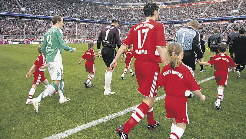 Spitzenspiele, wie hier Bayern gegen Bremen, künftig am Samstagabend? Spitzenspiele, wie hier Bayern gegen Bremen, künftig am Samstagabend?