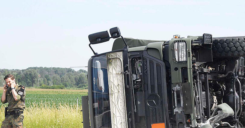 Der Fahrer wurde leicht verletzt.