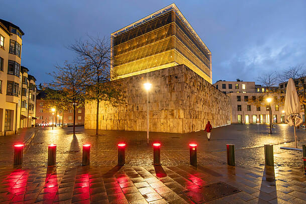 Die neue Ohel-Jakob-Synagoge am St. Jakobs-Platz. Die jüdische Gemeinde Münchens ist wieder präsent – mitten in der Altstadt. Die neue Ohel-Jakob-Synagoge am St. Jakobs-Platz. Die jüdische Gemeinde Münchens ist wieder präsent – mitten in der Altstadt.