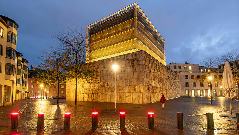 Die neue Ohel-Jakob-Synagoge am St. Jakobs-Platz. Die jüdische Gemeinde Münchens ist wieder präsent – mitten in der Altstadt. Die neue Ohel-Jakob-Synagoge am St. Jakobs-Platz. Die jüdische Gemeinde Münchens ist wieder präsent – mitten in der Altstadt.