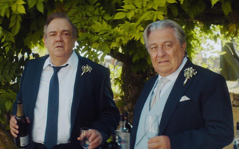 Gérard (Didier Bourdon, links) und Frédéric (Christian Clavier) müssen niederschmetternde Nachrichten verkraften. Gérard (Didier Bourdon, links) und Frédéric (Christian Clavier) müssen niederschmetternde Nachrichten verkraften.
