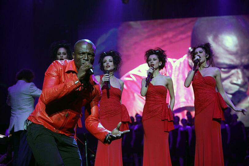 Die "Night of the Proms" steht für den Brückenschlag zwischen Klassik und Pop - Seal und die italienischen Sopranistinnen von "Div4s" lebten das am Donnerstag in der Olympiahalle vor.