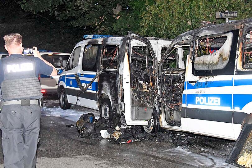 Die Fahndung nach dem Täter oder den Tätern verlief bislang erfolglos.