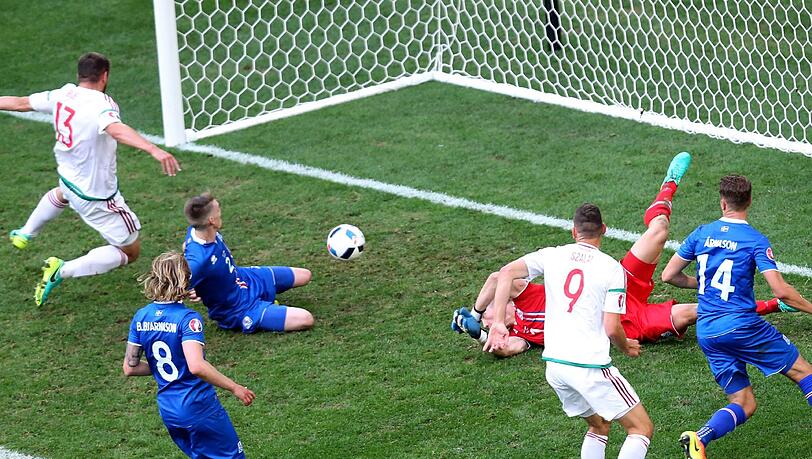 Nach dem späten Ausgleich gegen Island stehen die Ungarn kurz vor dem Einzug ins Achtelfinale. Nach dem späten Ausgleich gegen Island stehen die Ungarn kurz vor dem Einzug ins Achtelfinale.