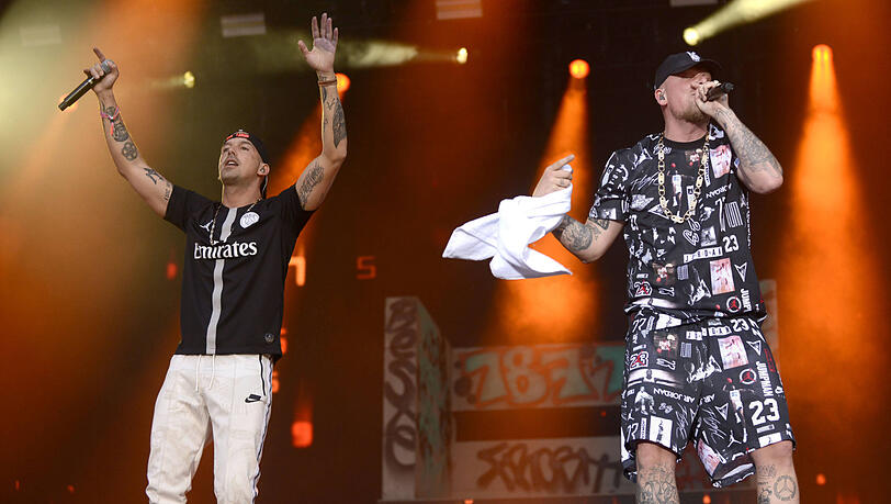 Die beiden Rapper Bonez MC und RAF Camora. Bei ihrem Konzert in München war die Polizei tatkräftig im Einsatz. (Archivbild) Die beiden Rapper Bonez MC und RAF Camora. Bei ihrem Konzert in München war die Polizei tatkräftig im Einsatz. (Archivbild)
