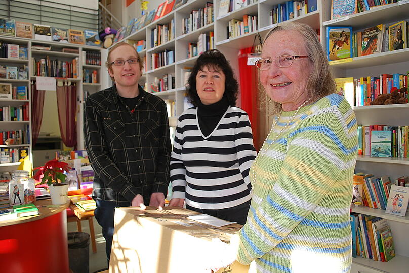 Verpackt in acht große Umzugskartons machten sich die Bücher vergangene Woche auf die Reise in die Justizvollzugsanstalt München.