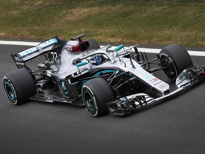 Valtteri Bottas kehrte mit einem zwei Jahre alten Rennwagen auf die Traditionsstrecke zurück.