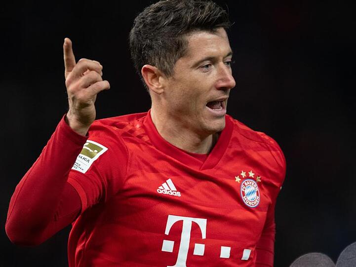 Robert Lewandowski bejubelt seinen Treffer. Foto: Soeren Stache/dpa-Zentralbild/dpa/Archivbild