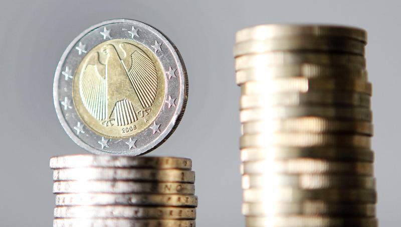 Euro-Münzen sind gestapelt. Foto: Oliver Berg/dpa/Symbolbild