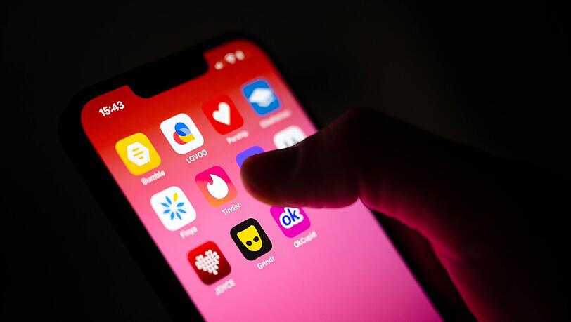 Dating-Apps gibt es viele - doch ob sie auch wirklich ihren Zweck erfüllen, wird oft angezweifelt. (Archivbild)