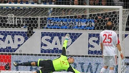 Laut Hoffenheims Trainer Ralf Rangnick der „Dosenöffner“: Das Traum-Tor von Christian Eichner aus 32 Metern zum 1:0. Laut Hoffenheims Trainer Ralf Rangnick der „Dosenöffner“: Das Traum-Tor von Christian Eichner aus 32 Metern zum 1:0.