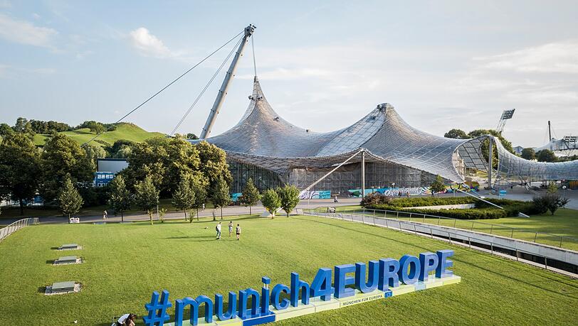 Steht jetzt an der Wiesn: Die #munich4EUROPE-Skyline.