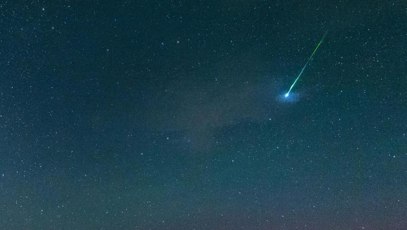 Eine Sternschnuppe ist am Himmel zu sehen. Foto: Matthias Balk/dpa/Archivbild Eine Sternschnuppe ist am Himmel zu sehen. Foto: Matthias Balk/dpa/Archivbild
